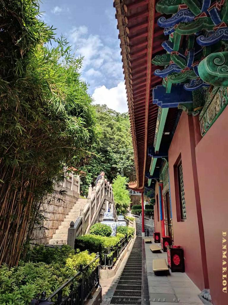 KUNMING - Temple YUANTONG - 35.jpg